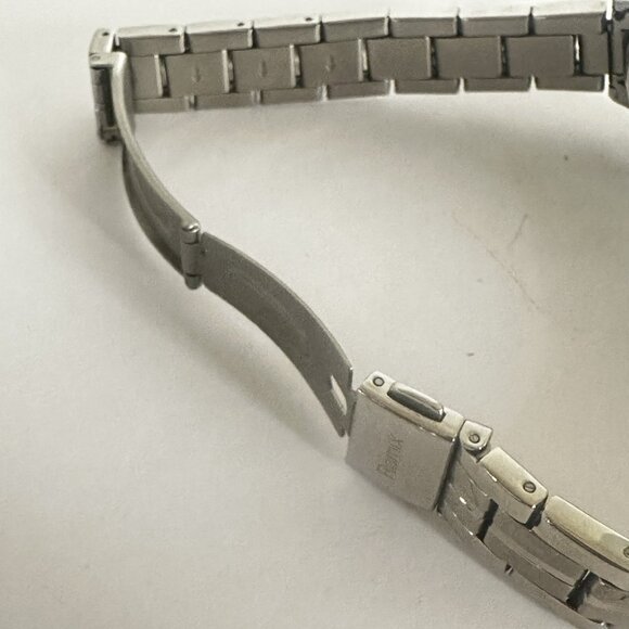 Remix Women's Stainless Steel Watch Blue Face Date Dial Silver Band Working - Picture 8 of 10